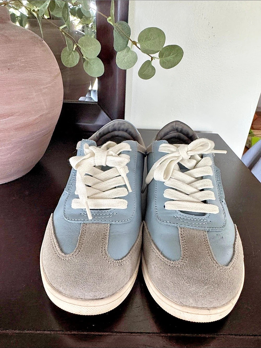 Revitalign Women's Blue & Gray Sneakers